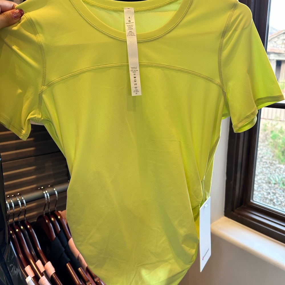 Lululemon T-shirt size 4